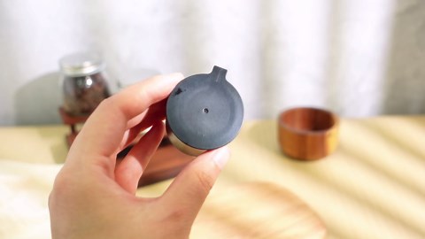 2 Pcs 9.6 OZ Soy Sauce Dispenser Large Glass Cruet Dispenser for Olive Oil Vinegar Soy Sauce Containers Oil and Vinegar Bottle Set for Kitchen Cooking Barbecue(Black)