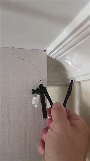 The Compass Hack for Perfect Crown Molding #diy #carpentry #tips