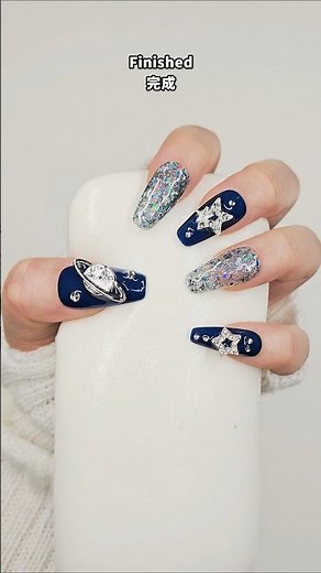 You have the galaxy on your fingertips 🌌 指先に広がる小さな宇宙。✨ #nails