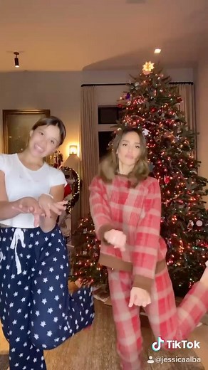 Jessica Alba | #holidays | Instagram