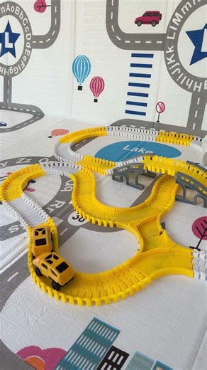 Mainan anak mobil trek