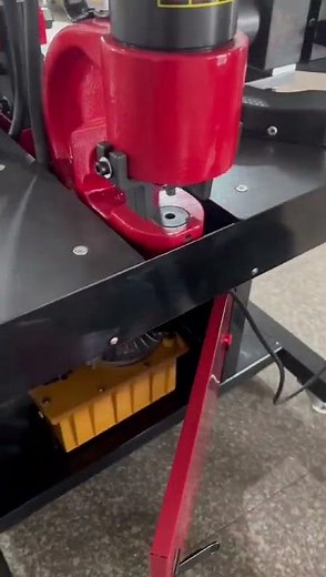 056508 Electric Hydraulic Busbar Processor