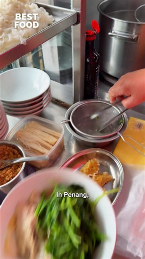 Best Minced Pork serve with Keuy Teow in Penang 😍 📍 Corner 21, 21, Jalan Nipah, Bayan Lepas, 11900 Bayan Lepas, Pulau Pinang [Non-Halal] ⏰ 8 am–1:30 pm, 5:30–8:30 pm [Closed on every 1st & 15th Day of Lunar Month] | Best Food Penang