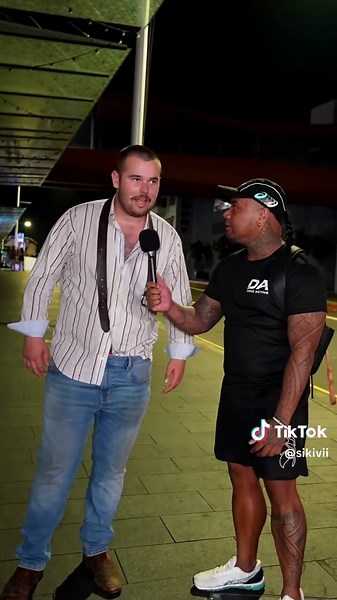 Wollongong Street Interview: Who Will Win RLWC? Aus vs NZ