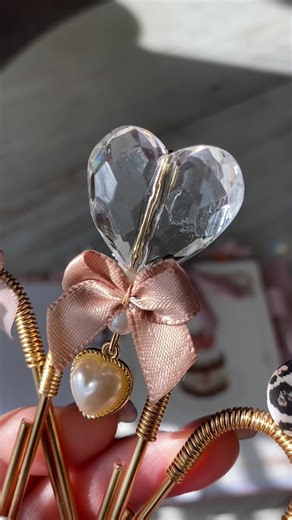 Creative Uses for Jumbo Paper Clips in Organization