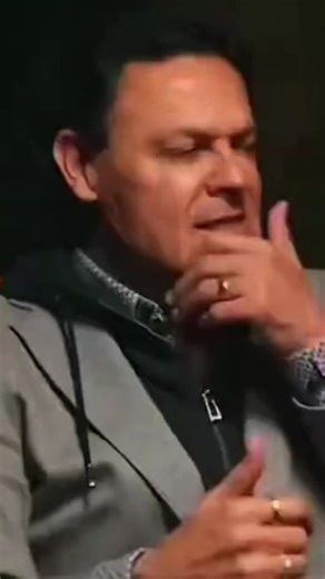 Engaging Podcast Clips for Satisfying Storytelling