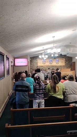 Children praising Jesus with song