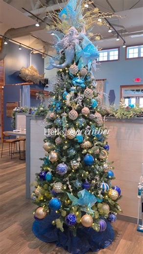 Our Christmas lights are officially shining — and they set the perfect tone for an unforgettable dinner. ✨🎄 Get festive with us tonight at Hook & Barrel. From the warm glow to the seasonal flavors, it’s the kind of holiday magic you’ll want to savor. ✨ Reservations are recommended. Head to our website to book your table: hookandbarrelrestaurant.com. #hookandbarrelmb #myrtlebeachhappyhour #happyholidays #grandstrandliving #myrtlebeachchristmas #coastalliving #reels #christmastree #myrtlebeachdin