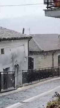 Torna la neve sui Monti Dauni: fiocchi a Faeto