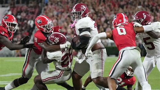 Alabama lineman weighing 365lbs has fans 'jumping out of seat' against Georgia