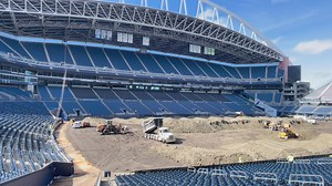 What a day to play with some dirt 😎🚜🏁 Supercross is THIS SATURDAY! Get your tickets now and don’t miss all the action: lumenfield.com/events/supercross-mar-26-2022 | Lumen Field