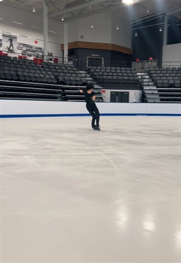 Incredible Blind Ice Skater's Triple Loop Performance