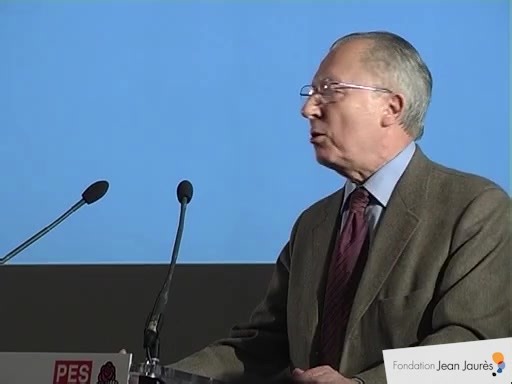 Jacques Delors est décédé le 27 décembre dernier. Retour en image sur ses engagements, notamment sur l'importance de l'#éducation, dans cet extrait de son discours à l'occasion du 50e anniversaire des Traités de Rome, en mars 2007. ➡ https://bit.ly/41P1l10 Découvrez également le clip de campagne des élections européennes en 2004 pour le Parti Socialiste ➡️ https://bit.ly/3Hh7rOc 🇪🇺 et une archive sonore inédite de 1977 : "Les entretiens du jeudi" avec Jacques #Delors et Jean-Paul Bachy ➡️ http