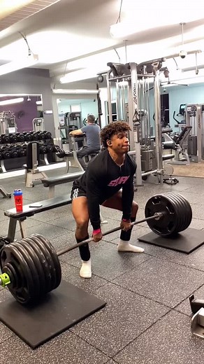 @brycehall can you confirm #guesschallenge #deadlift #celebs #deadliftchallenge