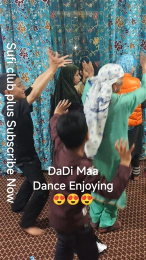 New kashmiri song #cute boys with Dadi maa Dancing #popular #dance #viralvideo #wedding #challenge 💪