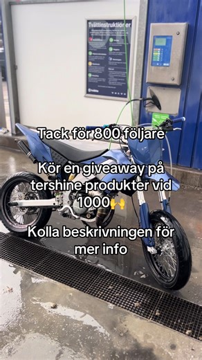 Följ mig🙌 Tagga @tershine i kommentarerna så de förhoppningsvis ser detta Likea & reposta videon så är du med 🫣 Kör dragningen vid 1000 följare 3 vinnare, APC, Magnify wax, Extract degreaser #fyp #giveaway #moped #foryou #70cc
