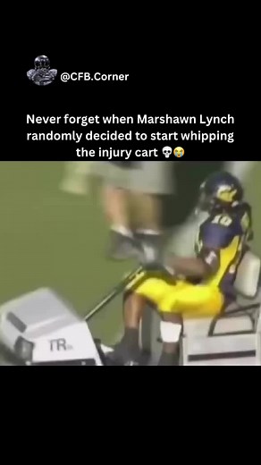 Welcome to the fastest growing football page on TikTok 🤝🏽 #CollegeFootball #Football #CFB (via: meek.plays/IG)