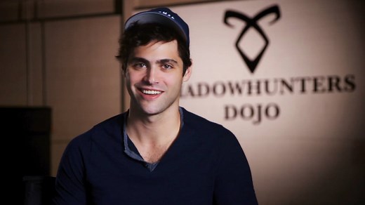 Matthew Daddario has some tips on how to dress up as Alec Lightwood for Halloween. | Shadowhunters