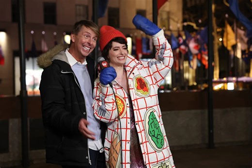Jack McBrayer Channeled 30 Rock's Kenneth in Friend Alexander Skarsgård's SNL Episode