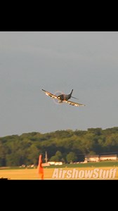 Golden hour at the 2017 @affgoshen was just amazing! Warbird Heritage Foundation AD-1 Skyraider with the beautiful photo pass! #ad1skyraider #skyraider #warbirdheritagefoundation #americanfreedomfest #AirshowStuff | AirshowStuff