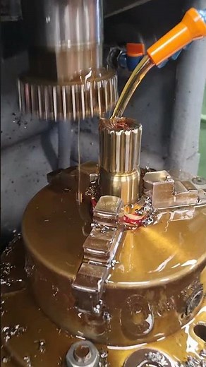 Sykes V10A gear shaper cutting a spline #engineering #cncmachining #gearcutting #machining