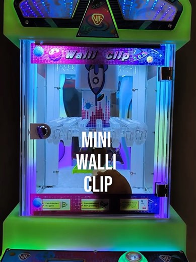 ¿Buscas una inversión que sí llame la atención? 😁 La Mini Walli Clip es esa maquinita que nadie puede ignorar: luces, colores y la emoción de ganar con solo presionar un botón. Ideal para negocios, ferias o puntos con alto flujo de gente. Invierte en algo diferente, divertido y con potencial real de ganancias. Aprovecha las promociones disponibles y empieza a generar ingresos desde el primer día. Hashtags para vender: #OportunidadDeNegocio #InvierteInteligente #NegocioRentable #EmprendeHoy #Maq