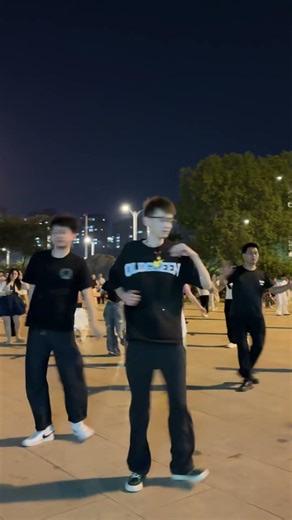 I have a little secret, come closer and I'll tell you secretly