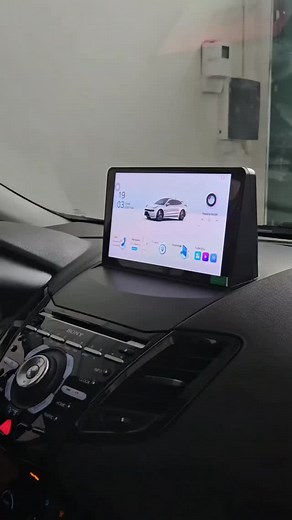 🎵 Ford Fiesta Upgrade! Autoradio da 9 Pollici 🤯 ​Hai una Ford Fiesta e vuoi un infotainment moderno? Guarda qui! ​Display Enorme: Installata la nostra Autoradio da 9 pollici! Perfetta integrazione. ​Comandi al Volante: Abbiamo recuperato tutti i comandi al volante originali! Nessuna perdita di funzionalità. 🚘 ​Controllo Clima Digitale: Ora vedi le informazioni del clima direttamente sul nuovo display! In digitale e super chiaro. 🌡️ ​Volume Originale: Mantenuto e funzionante il controllo del 