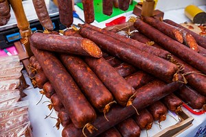 SAVET STARIH DOMAĆINA ZA SUŠENJE KOBASICA: Mnogi PRAVE 1 GREŠKU zbog koje ISPADAJU SUVE