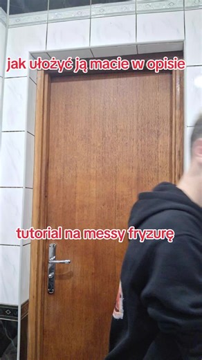 Messy Fryzura: Szybki Tutorial z Pastą CHAOS