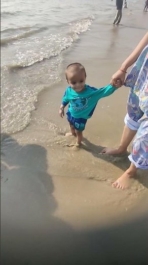 Beach Fun 🌊🏖️ | Cute Bachchon Ki Masti 😍 | Family Beach Day #kidsactivities #kidsfun #virialshorts