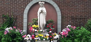 9 Ways to Celebrate the Month of Mary - Good Catholic