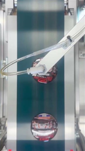 エントワーズの缶バッジ自動製造機とは？