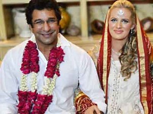 Wasim Akram marries Australian girlfriend Shaniera Thompson