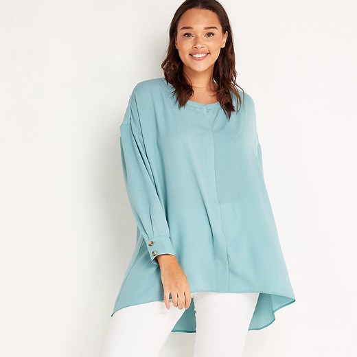 From denim jackets to spring maxi dresses, shop our new in styles that will become this season's wardrobe staples! Shop New Arrivals https://www.evans.co.uk/new-n | Evans