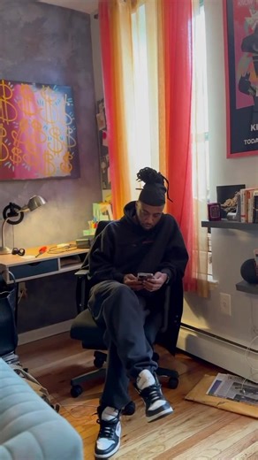 Join the moving party! 🎉🚚 Rockin’ and rollin’ into your new pad with the coolest crew in town. No stress, just vibes – it’s a move like never before! 🏡✌️ 🎥 @creativejenius #MoveItGrooveIt #NoStressMoveFest #RoadwayMoving #MovingCompany #Brooklyn | Roadway Moving