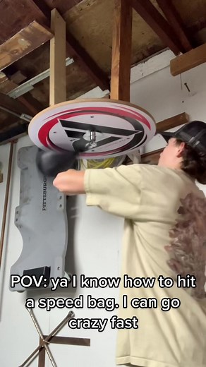Y’all ever just step up on it and go crazy fast. #speedkills #speedbag #boxing #professional #fastest #speedbagchallenge