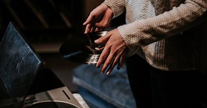 How to Find the Right New or Vintage Record Player for You