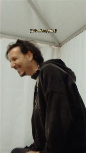 Here’s a lil behind the scenes look at what goes on when I'm not on stage 😁😁😁#tourlife