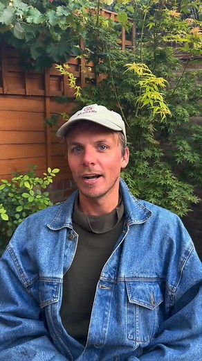 I’m Ed, co-founder of Star Seed. When my rosacea was at its worst, every product made it sting and flare up. I realised the problem wasn’t my skin, it was what I was putting on it. That’s why we developed Star Seed: pure, nutrient-dense botanicals that brought my skin back to balance. 5★ rated by every customer. Free £24 Discovery Kit with full size Star Glow Serum - only 9 left. | Star Seed