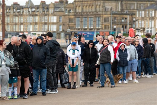 29 pictures show Shrimps fans queuing in their 100s on Morecambe prom to buy the new football kit