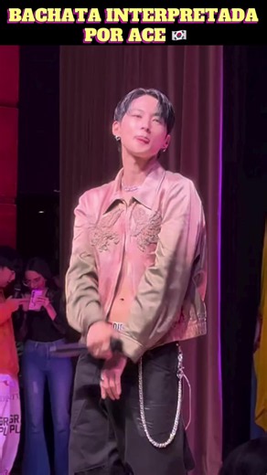 Hermoso concierto 😍😍😍 @👑ACE👑 en Colombia con excelente interpretación COMO MIRARTE DE @sebastianyatra 🇰🇷🇰🇷🇰🇷🇨🇴