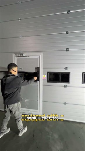 Seppes lifting doors