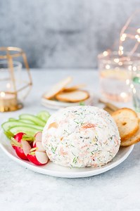 Affordable Smoked Salmon Cheese Ball - Imagelicious.com