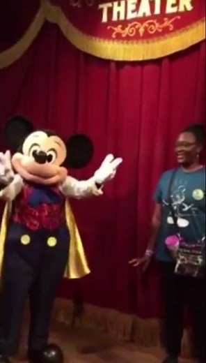 Talking Mickey sings Happy Birthday | Town Square Theater | Magic Kingdom (2017) | #shorts