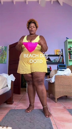 Love a sweet yellow swimsuit look #hotbody #shapewearswimsuit #plussizeswim #plussizeswimsuit