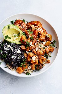 spicy shrimp & quinoa bowls | cait's plate