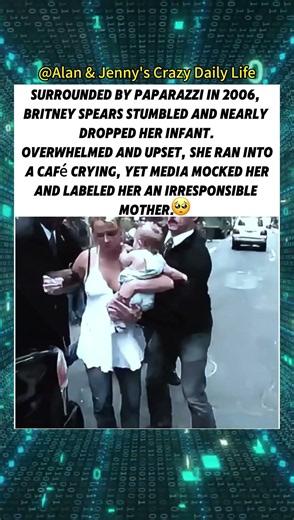 Britney Spears Was Hounded By Paparazzi While Holding Her Baby In 2006 #britneyspears