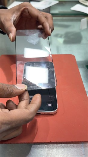 17 pro screen glass change #viralvideo #howtoapplylenses #viral #techtech