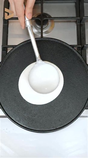 Crispy dosa ka raaz ab ghar par 🤍 VB Dace Dosa Tawa = Perfect dosa, every time! South Indian secret 🤫 Don’t share before you get yours 😉 Check out our Tableware & Cookware range by visiting www.vbdace.com For enquiries, WhatsApp us at 91 8610684068 #VBDace #DosaLove #SouthIndianFood #Collab dosa tawa, cast iron dosa tawa, south indian dosa, crispy dosa at home, dosa making pan, non stick dosa tawa alternative, south indian cookware, traditional dosa tawa, kitchen essentials, premium cookware,